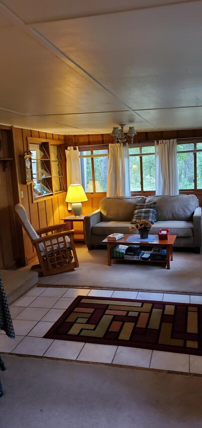 2 BR, 1 BA