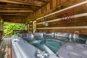 Terrace/patio - Secluded Log Cabin on 5 Acres | Hot Tub, Pool Table & Near Park (Nashville)