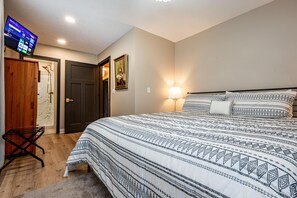3 quartos, ferros/tábuas de passar roupa, Wi-Fi, roupa de cama