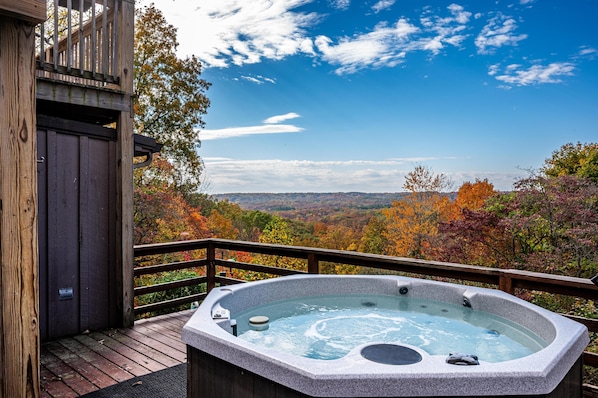 Outdoor spa tub - Ridgetop Cabin w/ Hot Tub & Sunset Views | 2 Min to Nashville 2BR+, 2 BA (Nashville)
