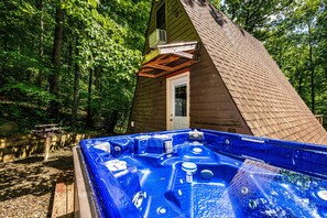 Outdoor spa tub - Romantic A-Frame Cabin | Hot Tub, Views & Near Nashville 1BR, 1BA (Nashville)