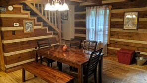 Dining - Ridge View Log Cabin | Hot Tub, Game Shed & EV Charger 2BR, 2 BA (Nashville)