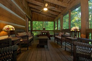 Property grounds - 2BR, 2BA Log Cabin (Nashville)