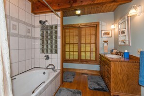 Hair dryer, towels - Cabin Next to State Park | Hot Tub, Lake Access & Privacy 2BR, 1 BA (Nashville)