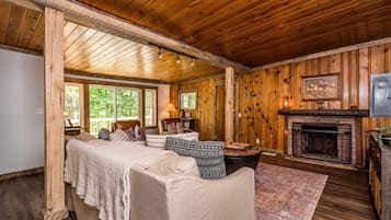 TV, fireplace, DVD player
