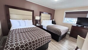 Bureau, espace de travail pour ordinateur portable, rideaux occultants