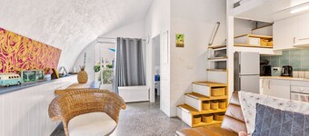 IGLU BY THE SEA @Trinity Beach Queen bed + Loft + Sofa