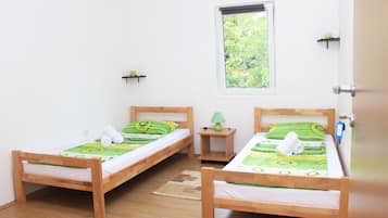 書桌、熨斗/熨衫板、免費嬰兒床、免費 Wi-Fi