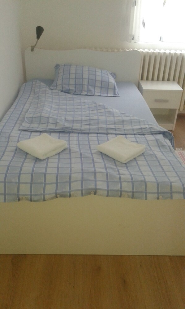 Classic Single Room | Desk, iron/ironing board, free WiFi, bed sheets - Hostel A&A (Novi Sad)