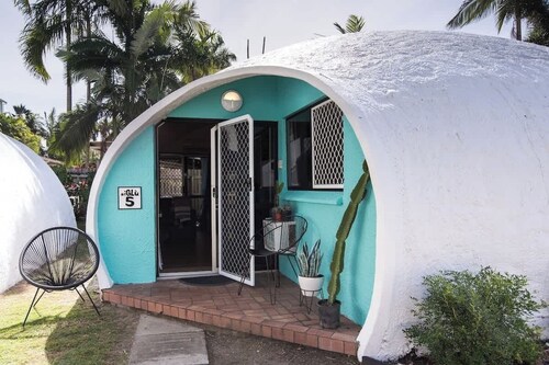 Unique Ocean  front Igloo at Trinity Beach sleeps 2