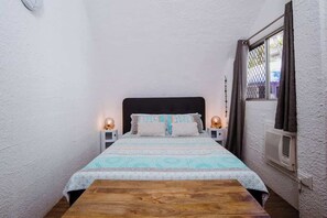 1 bedroom, iron/ironing board, free WiFi, bed sheets - Unique Ocean  front Igloo at Trinity Beach sleeps 2 (Trinity Beach)
