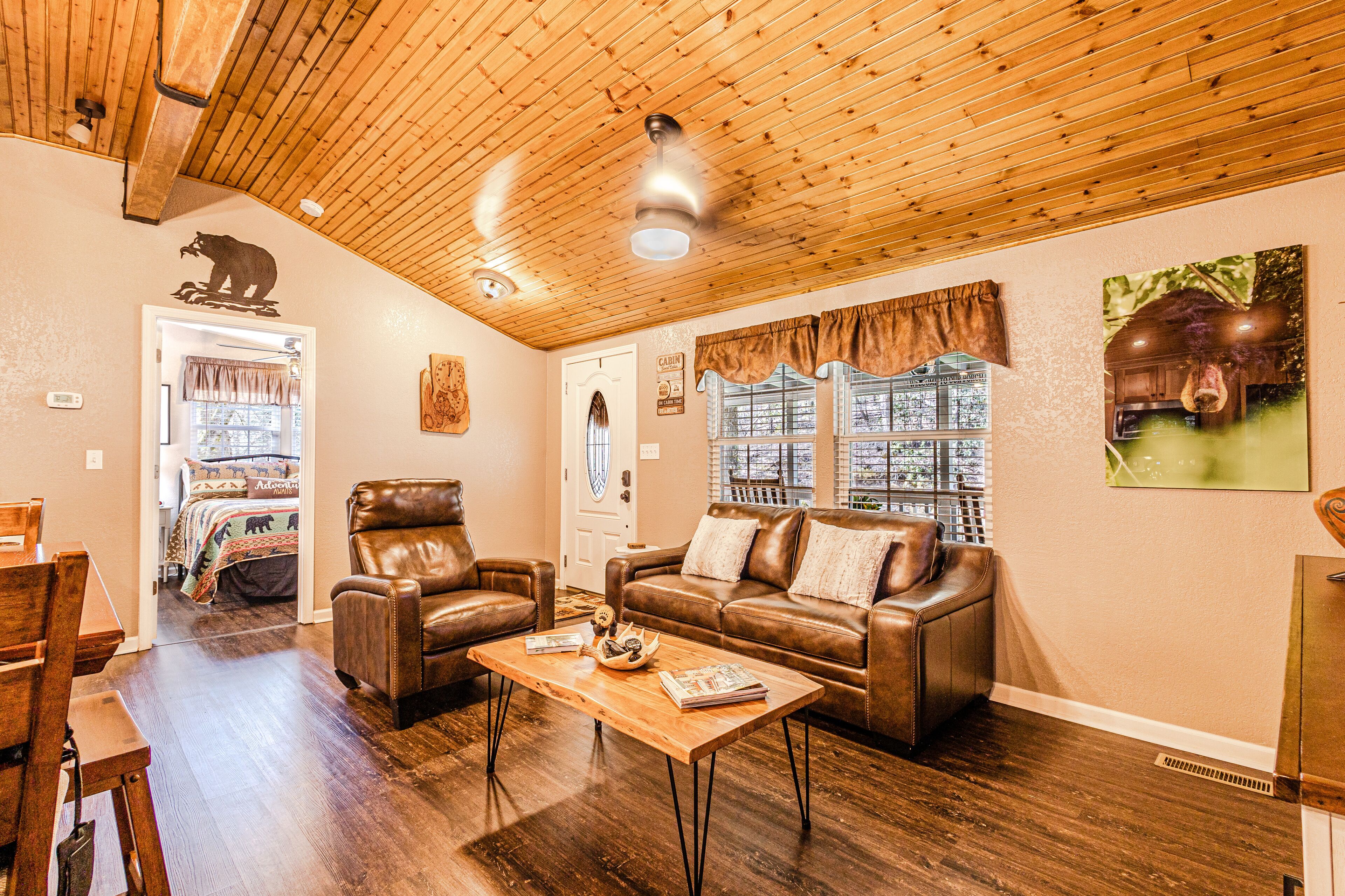 Smart TV, fireplace, DVD player