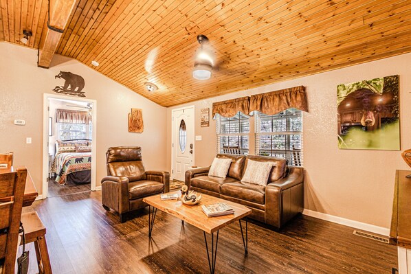 Smart TV, chimenea y reproductor de DVD 