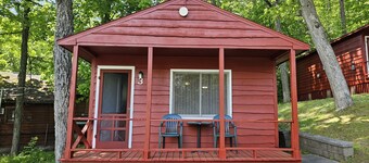 The Gold Eagle Cottage 3