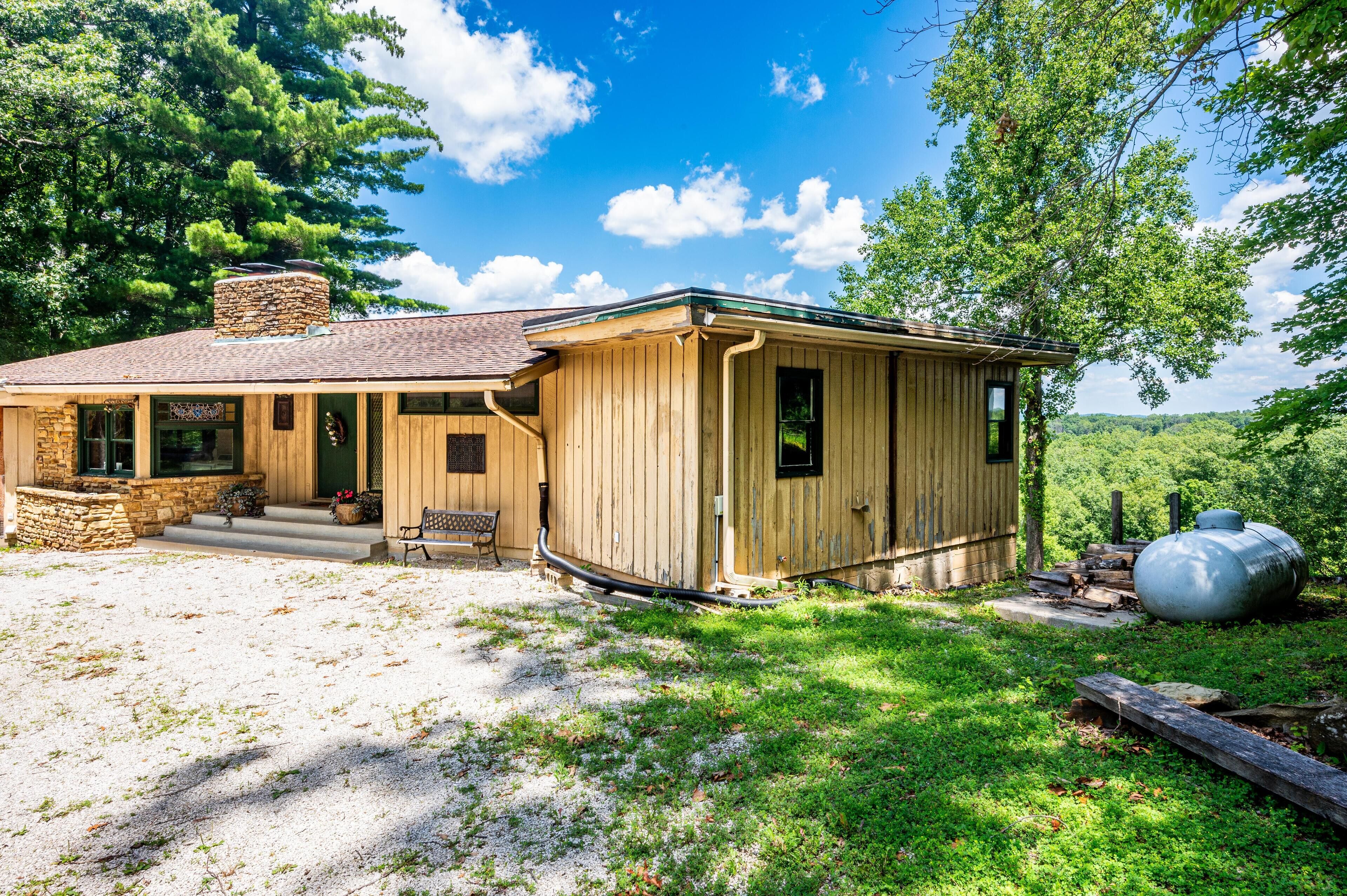 3BR, 2BA