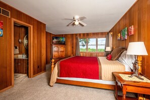 3 bedrooms, internet, bed sheets - Across from State Park | Hot Tub, Views & 2 Min to Nashville 3BR, 2BA (Nashville)