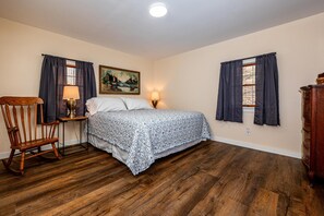 3 bedrooms, WiFi, bed sheets