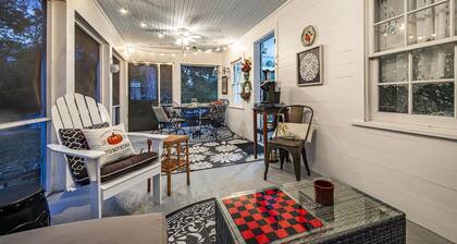 Charming country manor, dog friendly, wireless internet service