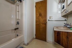 Bathroom - 1BR, 1BA cottage (Norman)
