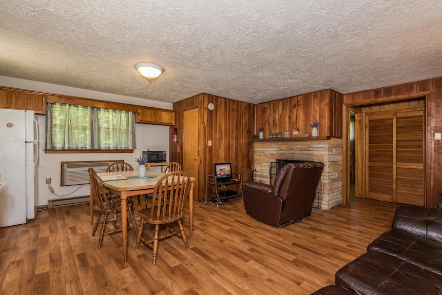 2br, 1ba Cottage - Indiana