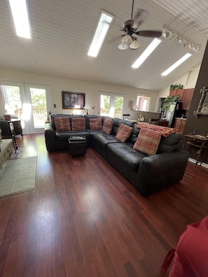 TV, fireplace, DVD player