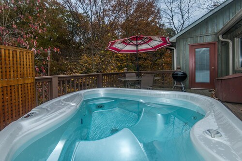 1 bedroom, 1 bath cottage