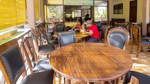 Dining - Hotel Sentral (Buleleng)