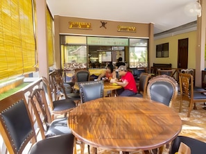 Dining - Hotel Sentral (Buleleng)