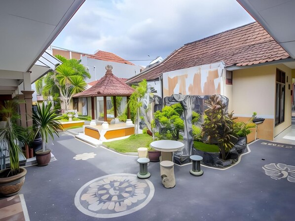 Tempat makan outdoor