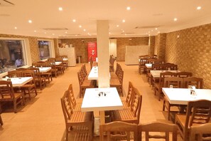 Restaurant - Celebrity Inn (Chennai)