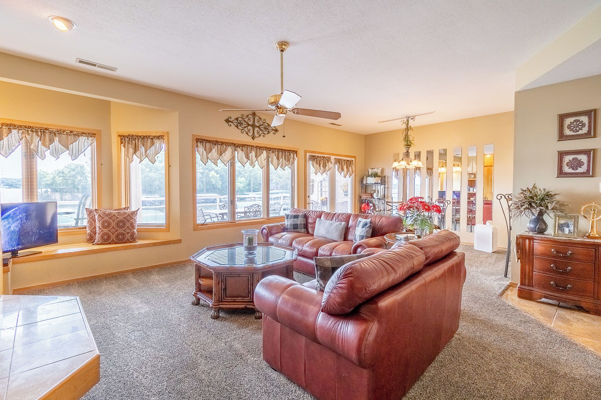 TV, Netflix, streaming services