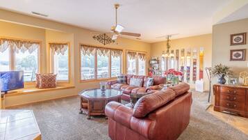 TV, Netflix, streaming services