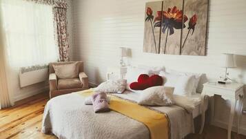 Deluxe Double Room | Egyptian cotton sheets, premium bedding, minibar (some free items)