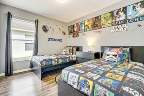 4 bedrooms, travel cot, Internet, bed sheets