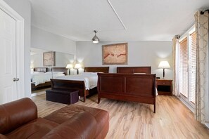 3 bedrooms, desk, iron/ironing board, free WiFi