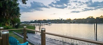 Jaguars vs Bill Playoff Ready 7 mins to EverBank waterfront