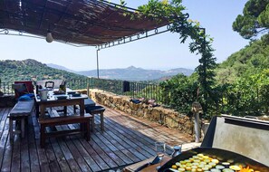 Outdoor dining - Awesome home in Ville-Di-Paraso (Ville-Di-Paraso)