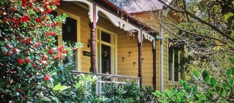 Burnie Brae circa 1908 - Netflix, Wifi, Air Con, Quiet Area, with 2 X Queen Beds