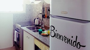 Lejlighed | Privat køkken | Kaffe-/temaskine, køleskab, mikrobølgeovn, ovn