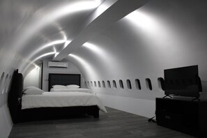 1 bedroom, in-room safe, WiFi, bed sheets
