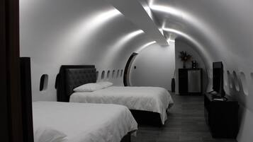 1 bedroom, in-room safe, WiFi, bed sheets