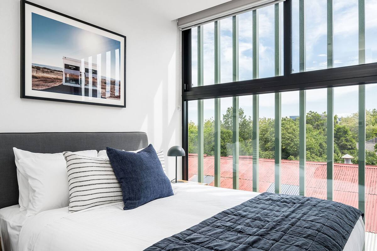 2 slaapkamers, individueel gedecoreerd, individueel gemeubileerd