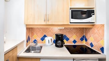 Microwave, stovetop, dishwasher
