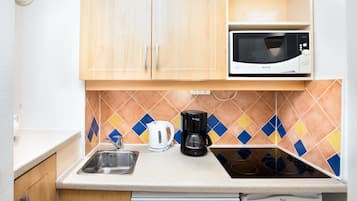 Microwave, stovetop, dishwasher