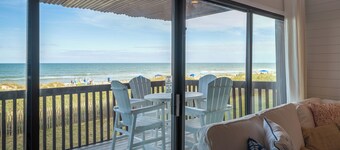 BIG DECK! Tiki Bar! Oceanfront Pool! Elevator!