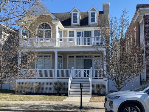 4BR - 3 Bath /9th & Central