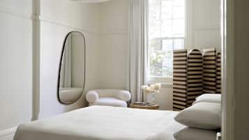 Sarah Ellison Luxury Apartment | 2 bedrooms, Egyptian cotton sheets, premium bedding, down duvets