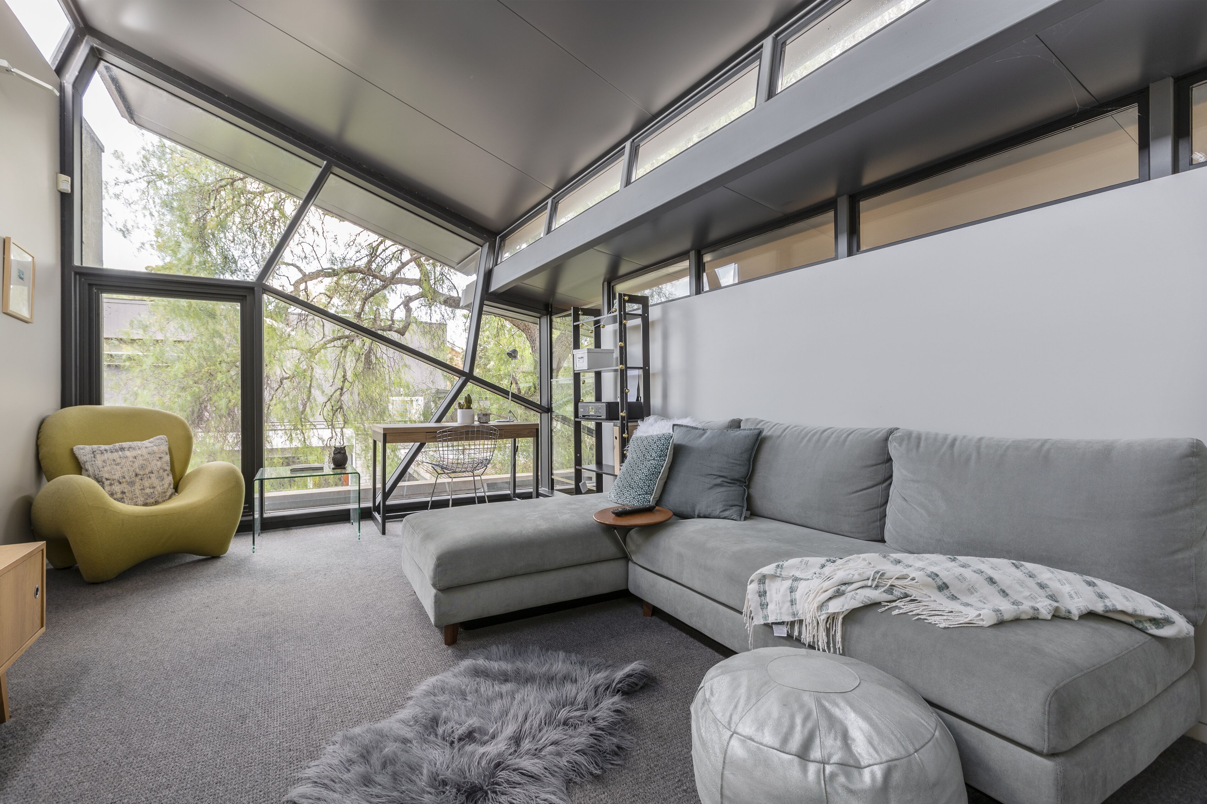 Architectural Luxury Home - Premier location in Hawthorn — image 19