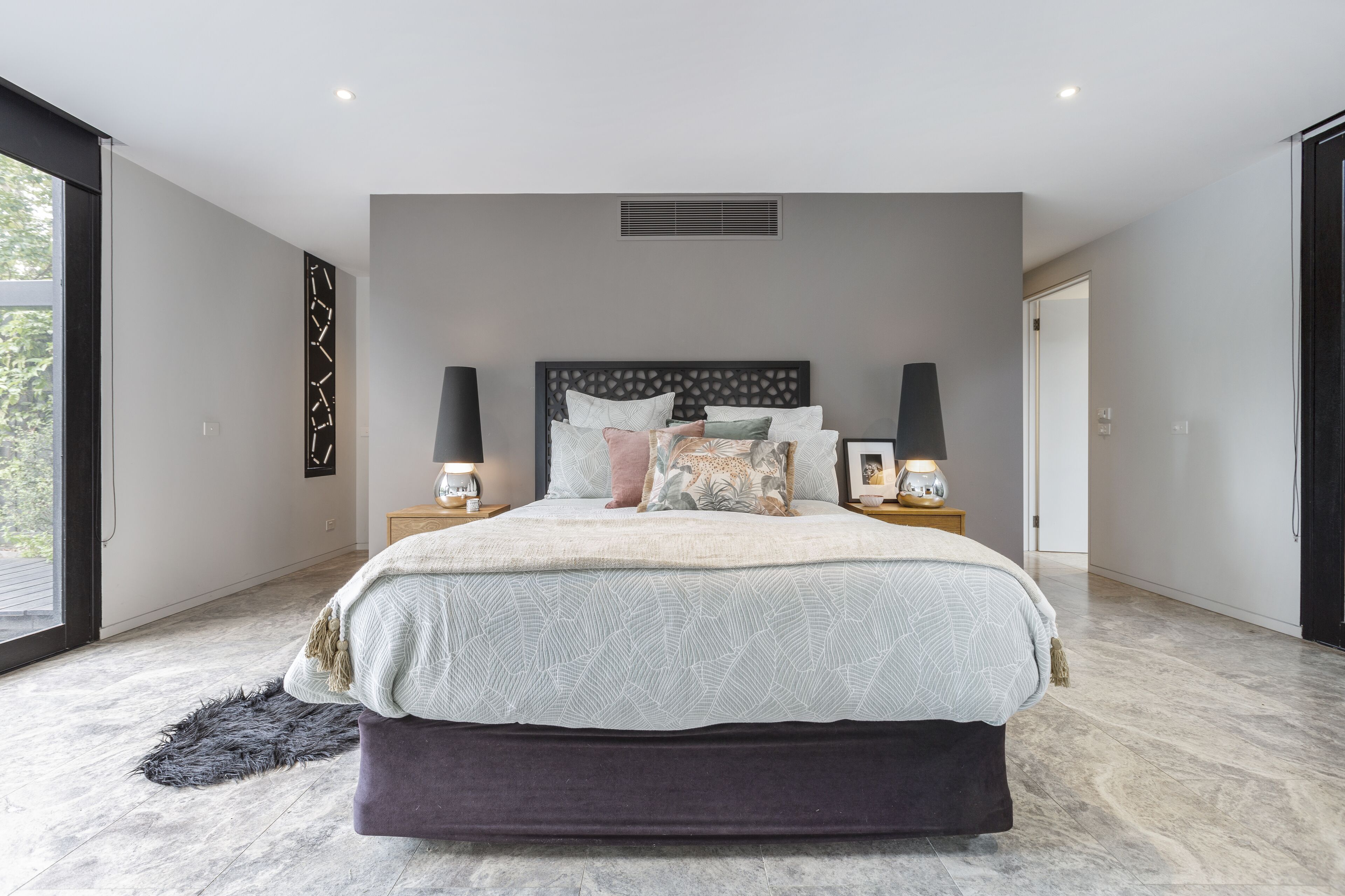 Architectural Luxury Home - Premier location in Hawthorn — image 14