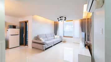 Poolvilla 101 | Living area | Flat-screen TV